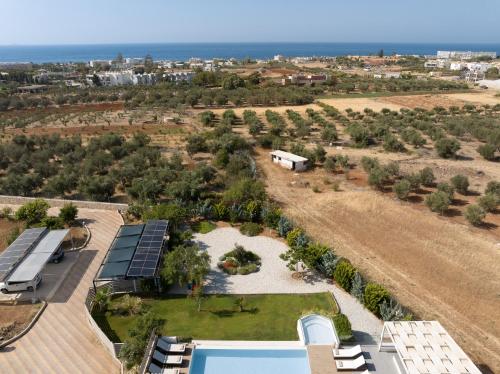 Alba Bianca Villa, Family Retreat with Heated Pool By ThinkVilla