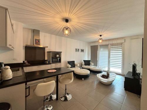 JASMIN avec parking à 200 m du centre