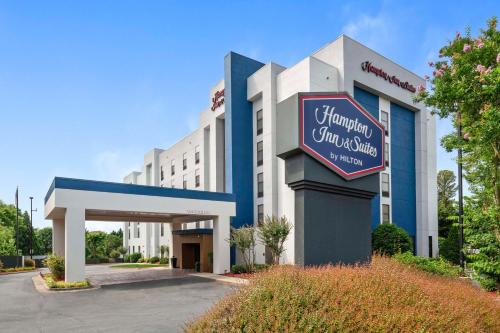 a rendering of the front of a hotel at Hampton Inn & Suites Burlington in Burlington
