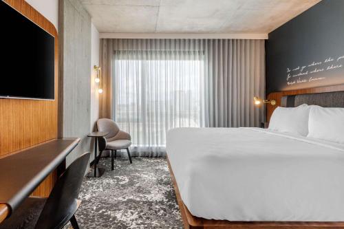 Cambria Hotel Boston Downtown - Seaport Image