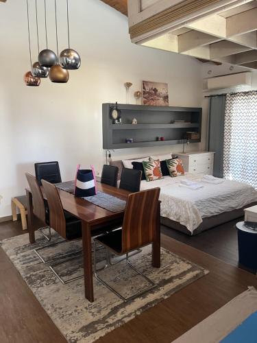 Small house Nea in City Center-with FREE Parking