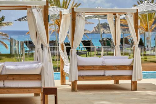 Bazén v ubytování Secrets Mallorca Villamil Resort & Spa - Adults Only (+18) nebo v jeho okolí