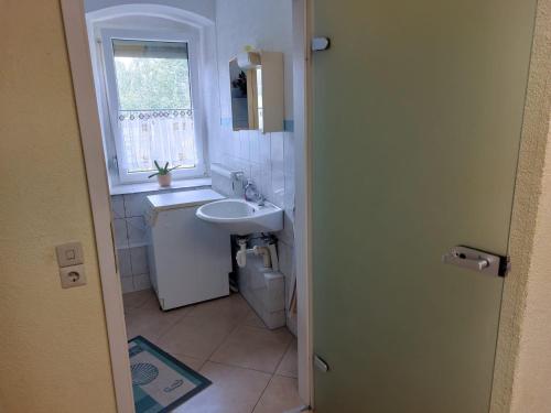 Ένα μπάνιο στο Ferienwohnung Bretnig