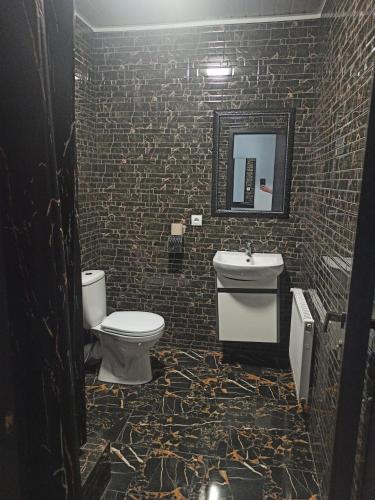 Bilik mandi di Готель Ланцелот, Hotel Lancelot, готель Ланселот