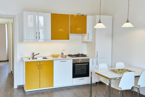 Xenia Apartments - Two-room Apartment in Fondazione Prada