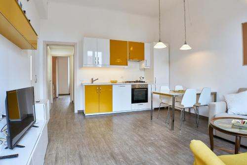 Xenia Apartments - Two-room Apartment in Fondazione Prada
