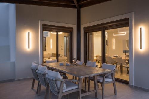 Villa Wisdom - Elegant & Homely with Pool, Galatas