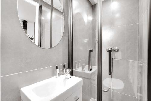 Charming Studio - 2P with AC Near Montmartre