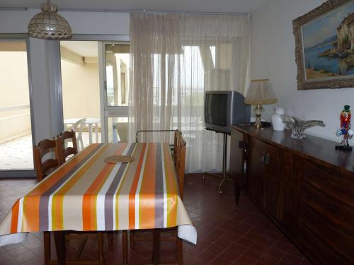 Studio avec Loggia, Terrasse & Parking Privé en Centre-Ville, Proche Plage