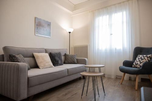 Erato Cosy Apartment by Home SH