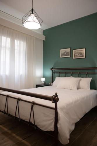 Erato Cosy Apartment by Home SH