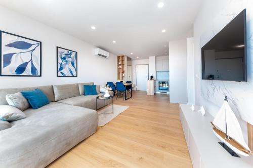 Luxury Adria Makarska - Sea & Mountain View, Whirlpool and Free Parking