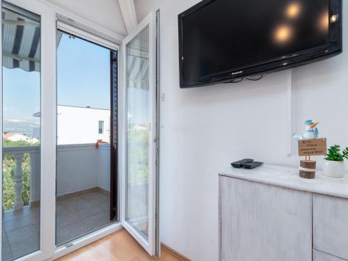 Apartment Miljus by Interhome