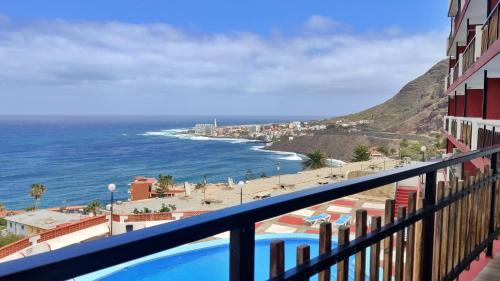 Atlantic Surfers Paradise Bajamar - Surf, Senderismo y Piscina