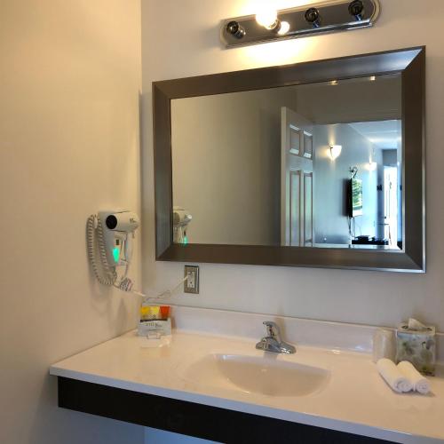 Ein Badezimmer in der Unterkunft Kow's Inn