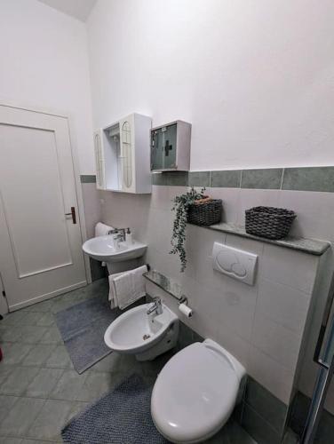 Bright flat just 10 minutes from the city centre photo 3