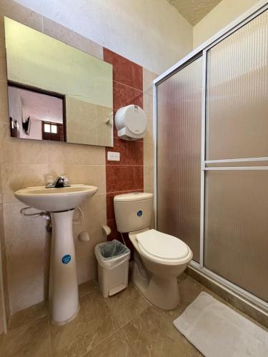 Hotel Posada Campestre San Gilにあるバスルーム