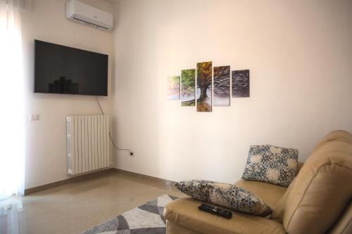Μια τηλεόραση ή/και κέντρο ψυχαγωγίας στο Doraci Home