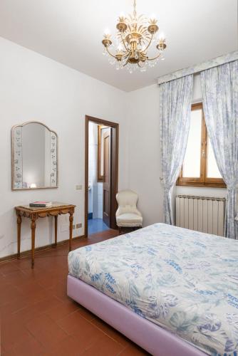 Signoria Apartment with patio