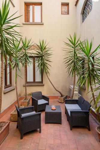 Signoria Apartment with patio