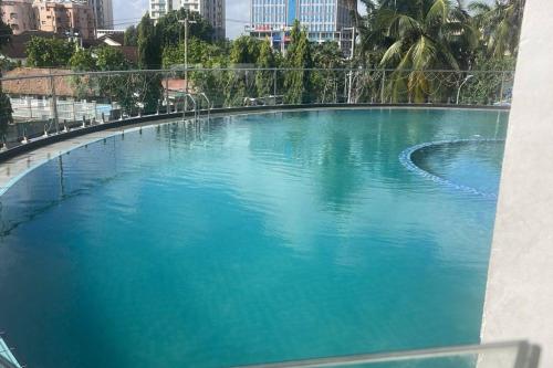 Piscina di Lovely 3 Bedrooms 3 5 bath Apart with Pool and gym o nelle vicinanze