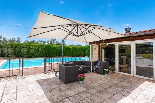 Afbeelding uit fotogalerij van Masseria Pitorrè with private pool in Conversano