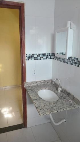 Ένα μπάνιο στο casa em buzios