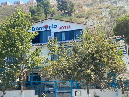 Nespecifikovaný výhled na hory nebo výhled na hory při pohledu z hotelu