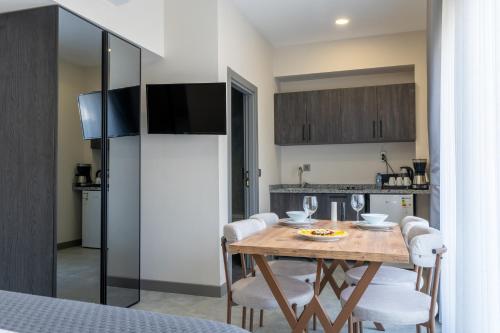 Dapur atau dapur kecil di Loi Suite