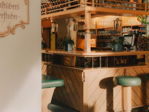 Ο χώρος του lounge ή του μπαρ στο POST POST Hotel - Alpine Boutique Hotel & Spa