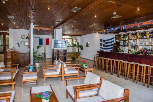 Lounge nebo bar v ubytování Hotel Velissarios