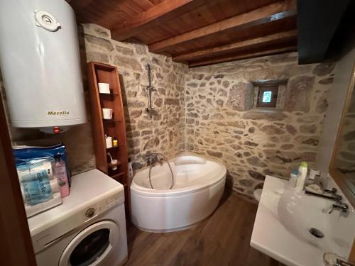 Ένα μπάνιο στο CASA Guimarás 2