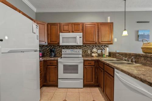 River Oaks Resort Golf Course View Unit 63C photo 8