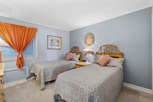 Chateau By the Sea Cozy Oceanfront Unit B3 photo 16