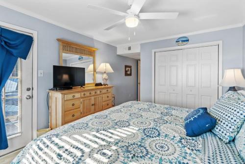 Chateau By the Sea Cozy Oceanfront Unit B3 photo 14