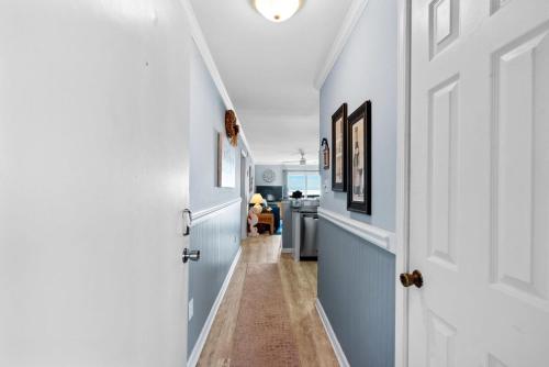 Chateau By the Sea Cozy Oceanfront Unit B3 photo 7