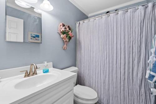 Chateau By the Sea Cozy Oceanfront Unit B3 photo 18