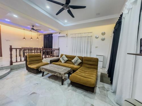Χώρος καθιστικού στο SM VILLA LANGKAWI full privacy home with pool