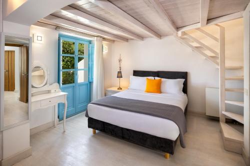 Cama o camas de una habitación en Anema Boutique Hotel & Villas Santorini