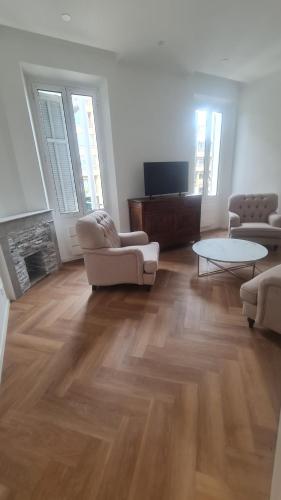 Appartement 2 chambres, de luxe, à 50 m de la plage