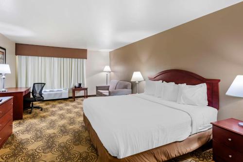 Postel nebo postele na pokoji v ubytování Best Western Elko Inn