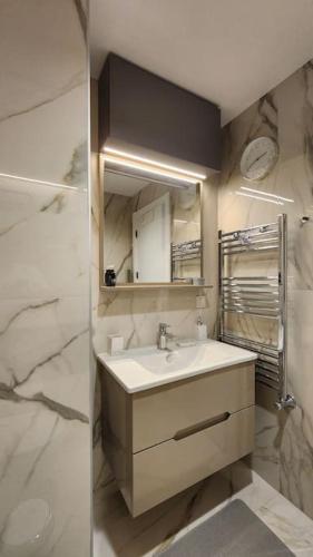Foto Diamond Residences 2bd 2bth 11fl Lux Apt & Free P 3