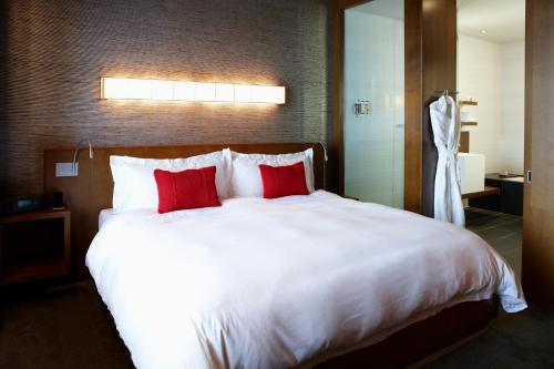 Le Germain Hotel Toronto Image