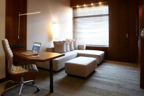 Le Germain Hotel Toronto Image