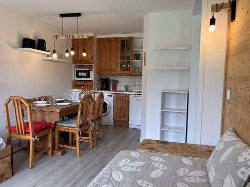Appartement Confort 6 pers, Skis aux Pieds, Services Inclus! - FR-1-634-101