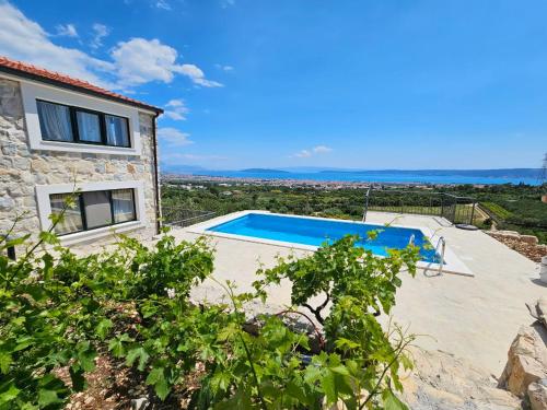 Villa Bepina, surrounded by sea, olive, vineyard