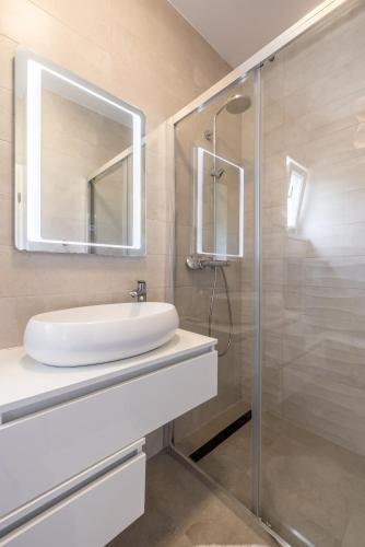 Koupelna v ubytování Villa Relax, private pool 55m2!