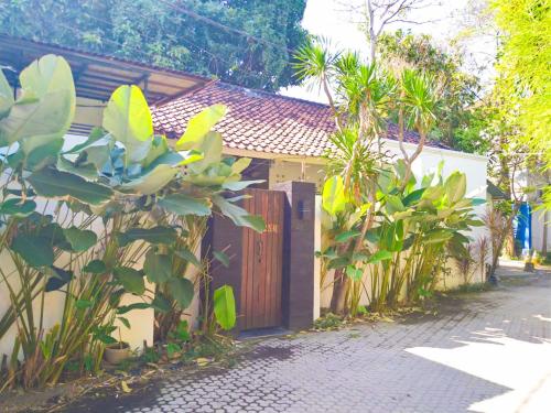 Κήπος έξω από το Salt Hideaway - 2 BR apartment, central Seminyak