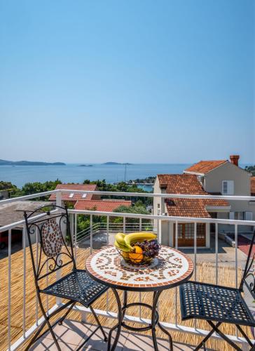 Lucky strike Mlini with seaview