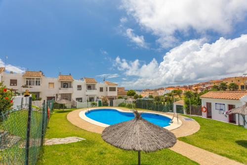 Espectacular adosado - patio, piscina & office